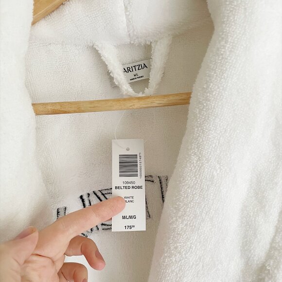 Aritzia exclusive Christmas gift white terry NWT M/L - Picture 5 of 5